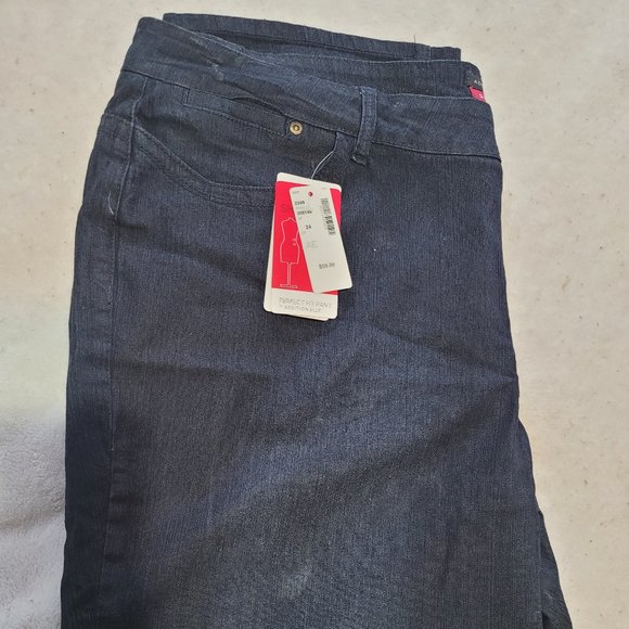 NWT Women's Addition-Elle Jeans - Picture 1 of 2